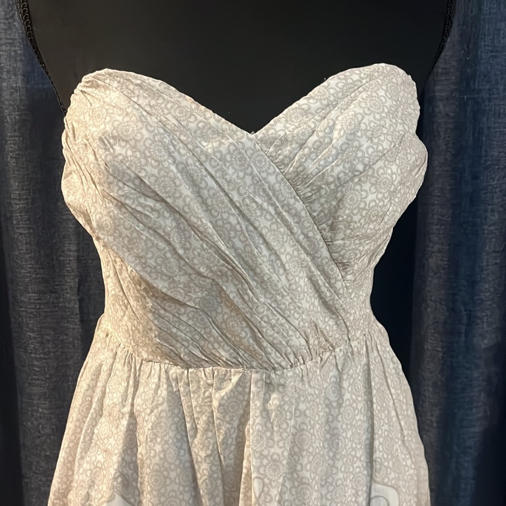 Express dress - Picture 2 of 6